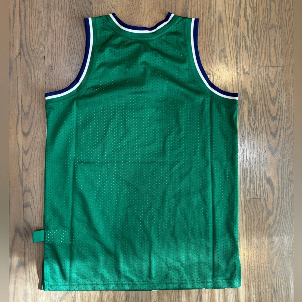 Mitchell & Ness NWT Dallas Mavericks Youth Green Hardwood Classics Jersey